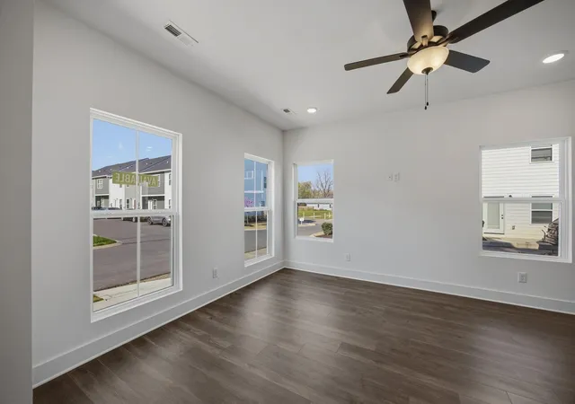 Photo 4 of Single family home for sale at 2423 Twill Pl, Chattanooga, TN 37404 | MLS# 3627837 | Listing updated on 2026-10-29