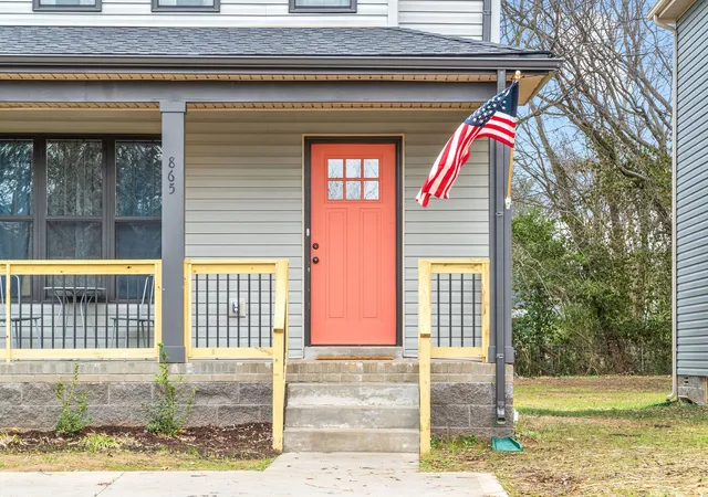 Photo 3 of Single family home for sale at 865 Central Ave, Clarksville, TN 37040 | MLS# 3629798 | Listing updated on 2026-10-30