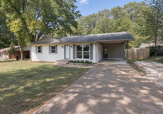 Single family home for sale at 110 Circle Dr, Lexington, TN 38351 | MLS# 3627863