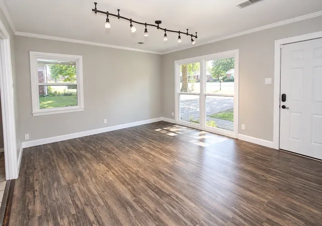 Photo 2 of Single family home for sale at 110 Circle Dr, Lexington, TN 38351 | MLS# 3627863 | Listing updated on 2026-10-28