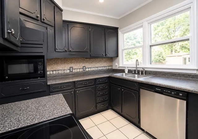 Photo 3 of Single family home for sale at 110 Circle Dr, Lexington, TN 38351 | MLS# 3627863 | Listing updated on 2026-10-28