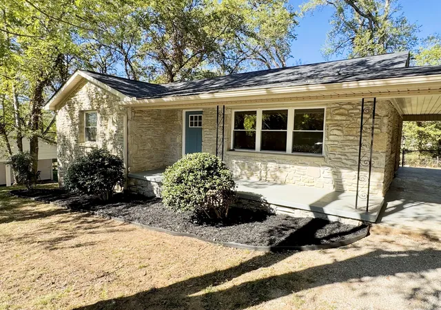Photo 2 of Single family home for sale at 1203 Swanson Blvd, Fayetteville, TN 37334 | MLS# 3629597 | Listing updated on 2026-10-30