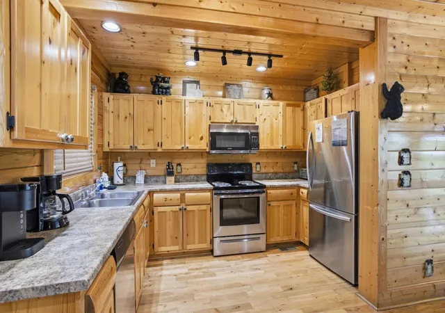 Photo 2 of Single family home for sale at 2733 Cats Paw Ln, Sevierville, TN 37862 | MLS# 3627895 | Listing updated on 2026-10-28