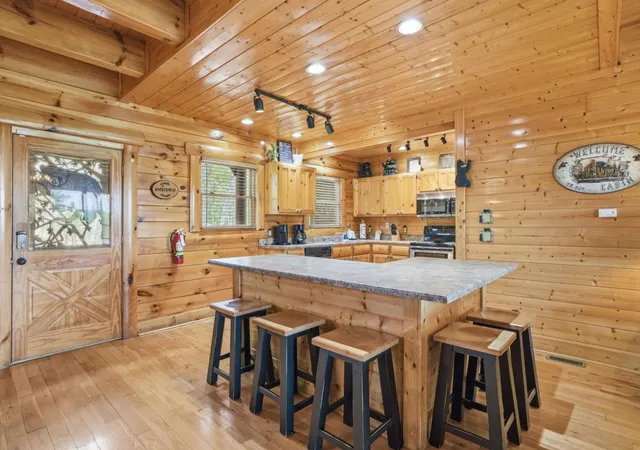 Photo 3 of Single family home for sale at 2733 Cats Paw Ln, Sevierville, TN 37862 | MLS# 3627895 | Listing updated on 2026-10-28