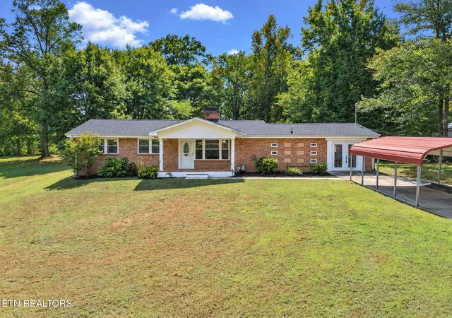 Photo 2 of Single family home for sale at 229 Delay St, Athens, TN 37303 | MLS# 3627888 | Listing updated on 2026-10-29