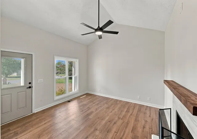 Photo 4 of Single family home for sale at 3034 Easy Goer Ln, Greenbrier, TN 37073 | MLS# 3627937 | Listing updated on 2026-10-29