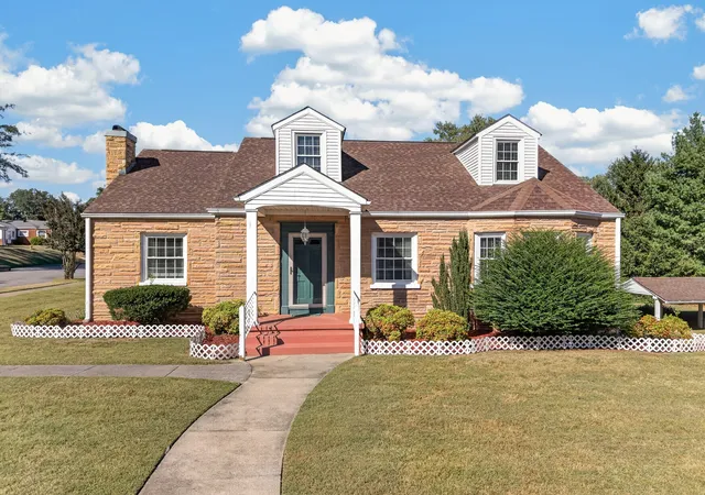 Photo 1 of Single family home for sale at 1011 Swanson Blvd, Fayetteville, TN 37334 | MLS# 3627960 | Listing updated on 2026-10-28