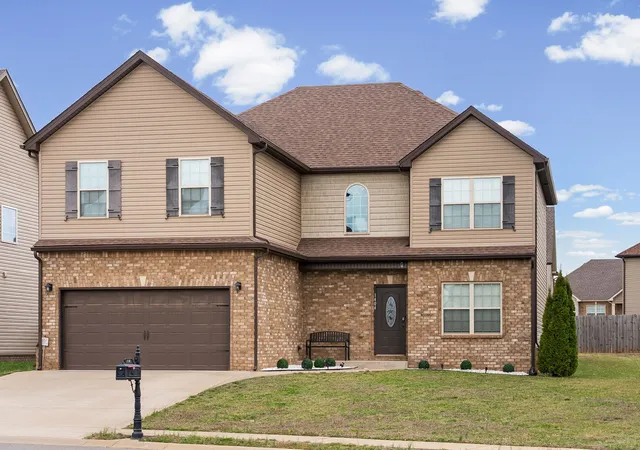 Photo 1 of Single family home for sale at 1404 Kingbird Dr, Clarksville, TN 37040 | MLS# 3628138 | Listing updated on 2026-10-28
