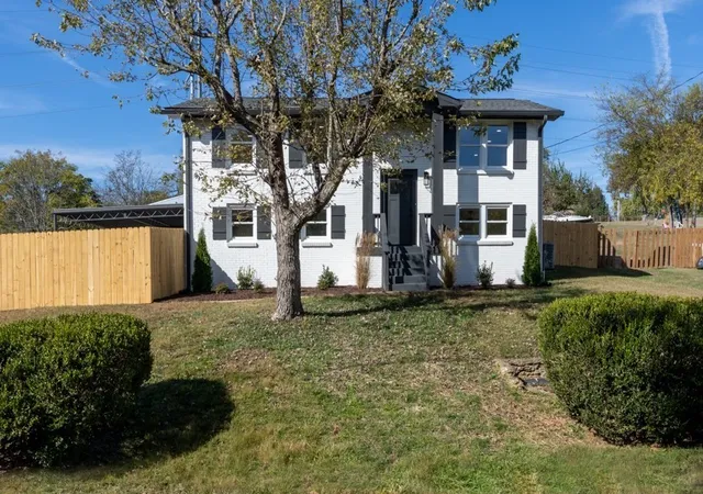 Photo 1 of Single family home for sale at 106 Dennis Rd, Hendersonville, TN 37075 | MLS# 3628558 | Listing updated on 2026-10-29