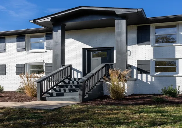 Photo 4 of Single family home for sale at 106 Dennis Rd, Hendersonville, TN 37075 | MLS# 3628558 | Listing updated on 2026-10-29