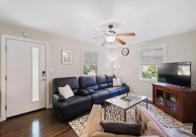 Photo 2 of Single family home for sale at 913 Emmett Ave, Nashville, TN 37206 | MLS# 3628635 | Listing updated on 2026-10-29