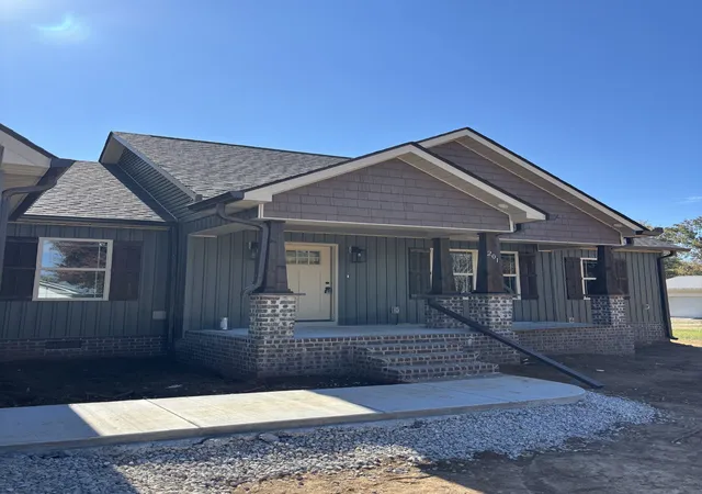 Photo 3 of Single family home for sale at 201 Hill St, Estill Springs, TN 37330 | MLS# 3628614 | Listing updated on 2026-10-29
