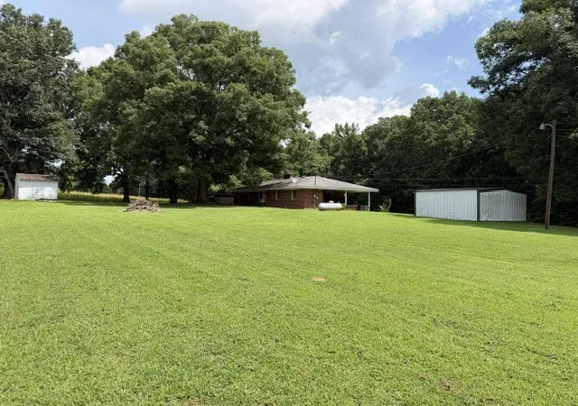 Photo 3 of Single family home for sale at 28381 Salem Minor Hl Rd, Lester, AL 35647 | MLS# 3627991 | Listing updated on 2026-10-28