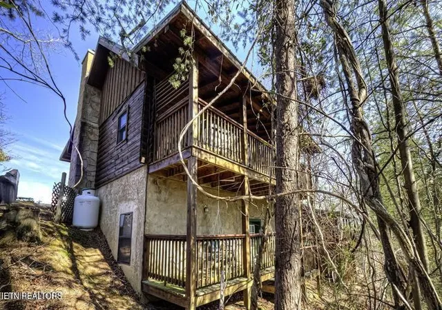 Photo 1 of Single family home for sale at 515 Chickasaw Gap Way, Pigeon Forge, TN 37863 | MLS# 3627993 | Listing updated on 2026-10-28