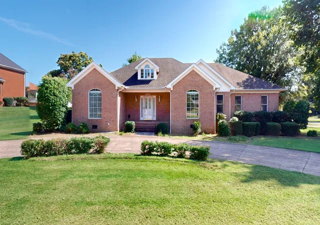 Single family home for sale at 1401 Patriot Ave, Paris, TN 38242 | MLS# 3628035