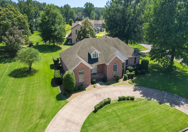 Photo 2 of Single family home for sale at 1401 Patriot Ave, Paris, TN 38242 | MLS# 3628035 | Listing updated on 2026-10-28