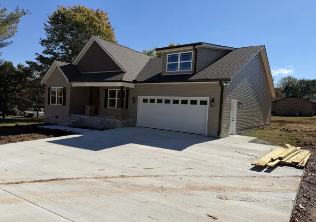 Photo 2 of Single family home for sale at 219 Hill St, Estill Springs, TN 37330 | MLS# 3628526 | Listing updated on 2026-10-29