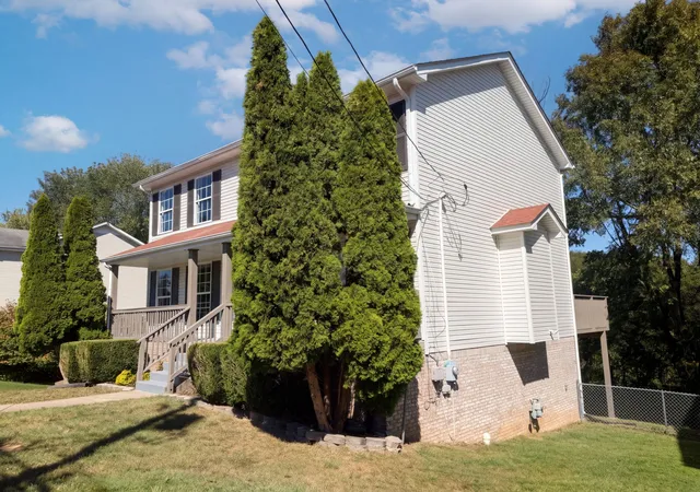 Photo 1 of Single family home for sale at 954 Hedge Apple Dr, Clarksville, TN 37040 | MLS# 3628113 | Listing updated on 2026-10-28