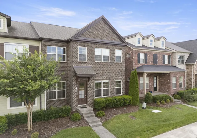 Photo 2 of Single family home for sale at 2067 Inland Dr, Franklin, TN 37064 | MLS# 3629744 | Listing updated on 2026-10-30