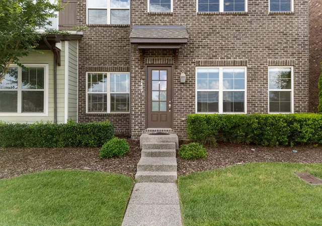 Photo 3 of Single family home for sale at 2067 Inland Dr, Franklin, TN 37064 | MLS# 3629744 | Listing updated on 2026-10-30