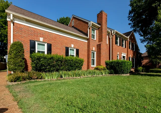 Photo 2 of Single family home for sale at 1705 Nottingham Pl, Nashville, TN 37221 | MLS# 3628227 | Listing updated on 2026-10-29