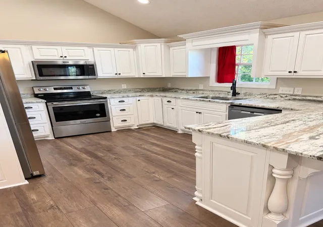 Photo 2 of Single family home for sale at 417 Huntingdon St, Lexington, TN 38351 | MLS# 3628068 | Listing updated on 2026-10-28