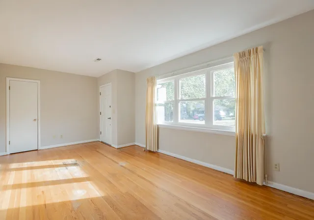 Photo 3 of Single family home for sale at 417 Bouton Dr, Chattanooga, TN 37415 | MLS# 3628079 | Listing updated on 2026-10-28