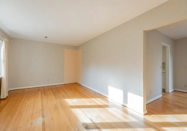 Photo 4 of Single family home for sale at 417 Bouton Dr, Chattanooga, TN 37415 | MLS# 3628079 | Listing updated on 2026-10-28