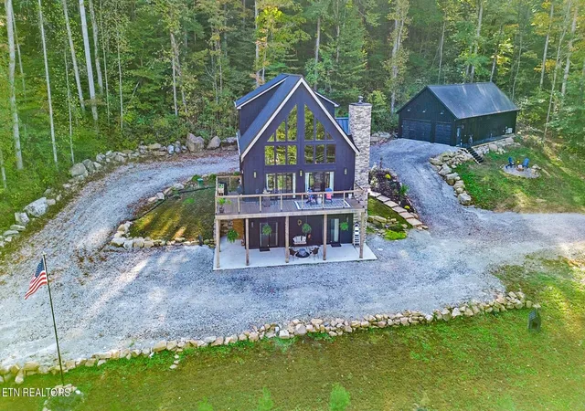 Photo 1 of Single family home for sale at 3460 Apache Rd, Jamestown, TN 38556 | MLS# 3628110 | Listing updated on 2026-10-28