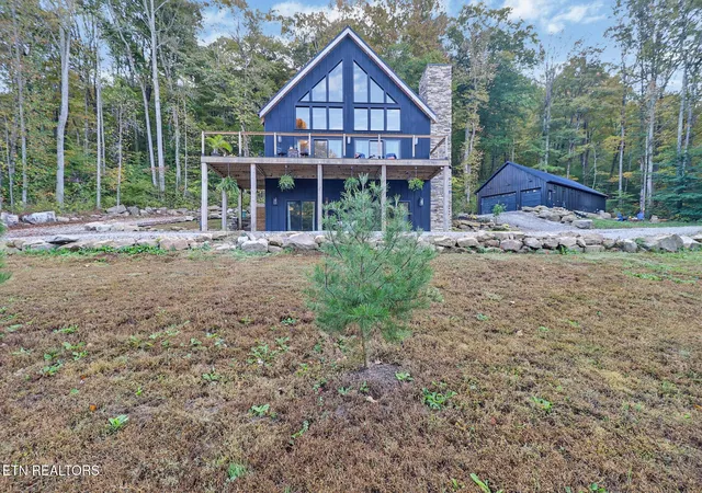 Photo 2 of Single family home for sale at 3460 Apache Rd, Jamestown, TN 38556 | MLS# 3628110 | Listing updated on 2026-10-28