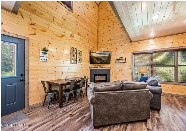 Photo 2 of Single family home for sale at 302 Paul Lafollette Way, Sevierville, TN 37876 | MLS# 3628105 | Listing updated on 2026-10-28