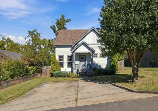 Photo 1 of Single family home for sale at 605 Vester Ave, Nashville, TN 37207 | MLS# 3628143 | Listing updated on 2026-10-29