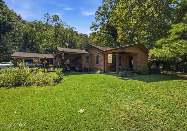 Single family home for sale at 136 Keylon Dr, Harriman, TN 37748 | MLS# 3628120