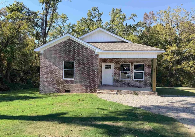 Photo 1 of Single family home for sale at 185 Hardin Rd, Savannah, TN 38372 | MLS# 3628136 | Listing updated on 2026-10-28
