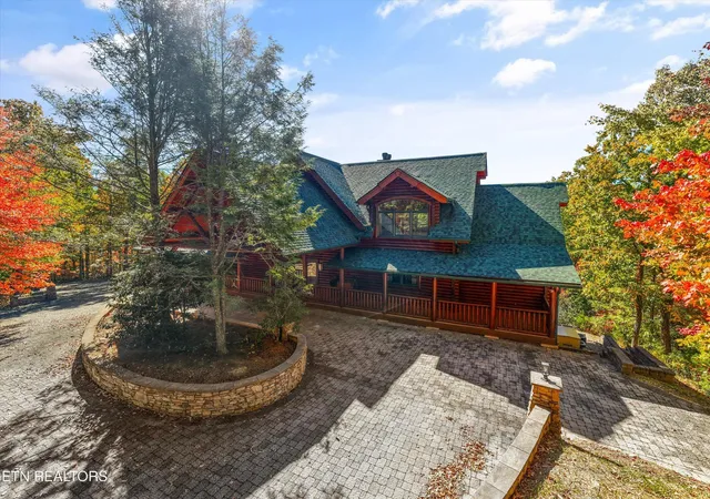Photo 1 of Single family home for sale at 611 Pinnacle Vista Rd, Gatlinburg, TN 37738 | MLS# 3628164 | Listing updated on 2026-10-28
