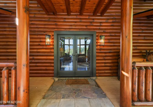 Photo 2 of Single family home for sale at 611 Pinnacle Vista Rd, Gatlinburg, TN 37738 | MLS# 3628164 | Listing updated on 2026-10-28