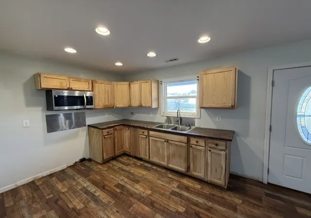 Photo 3 of Single family home for sale at 3031/2 N College St, Tullahoma, TN 37388 | MLS# 3628307 | Listing updated on 2026-10-29