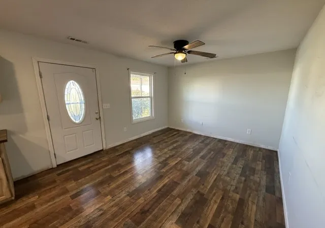 Photo 4 of Single family home for sale at 3031/2 N College St, Tullahoma, TN 37388 | MLS# 3628307 | Listing updated on 2026-10-29