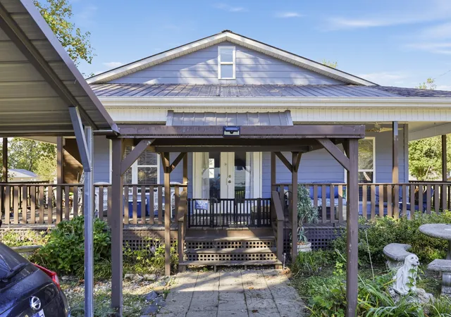 Photo 2 of Single family home for sale at 107 Bradley Dr, Madisonville, TN 37354 | MLS# 3628337 | Listing updated on 2026-10-29
