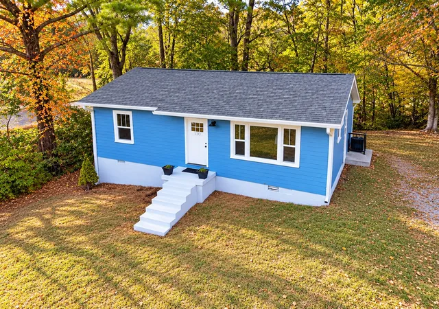Single family home for sale at 110 Rogers St, Woodbury, TN 37190 | MLS# 3628233