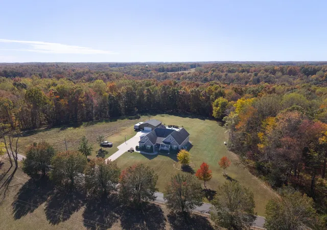 Photo 4 of Single family home for sale at 829 Elzie Williams Rd, Red Boiling Springs, TN 37150 | MLS# 3628279 | Listing updated on 2026-10-31