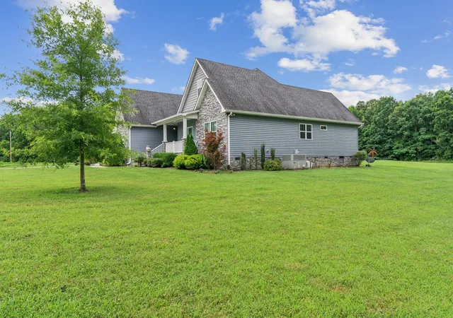 Photo 2 of Single family home for sale at 829 Elzie Williams Rd, Red Boiling Springs, TN 37150 | MLS# 3628279 | Listing updated on 2026-10-31