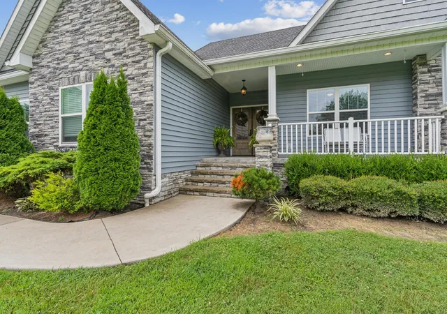 Photo 3 of Single family home for sale at 829 Elzie Williams Rd, Red Boiling Springs, TN 37150 | MLS# 3628279 | Listing updated on 2026-10-31