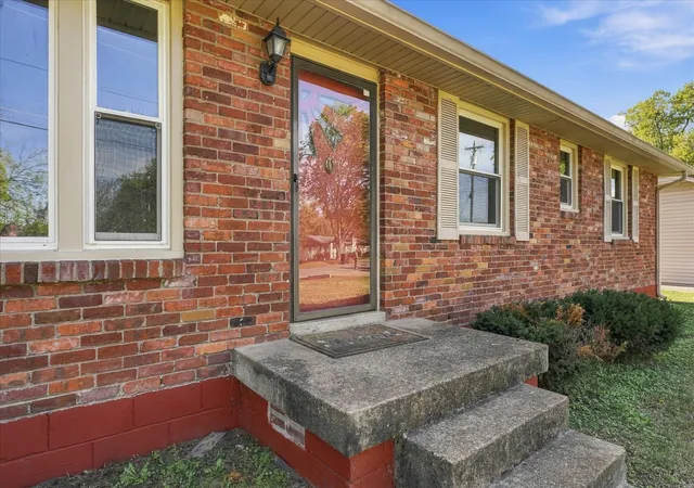 Photo 4 of Single family home for sale at 122 Maureen Dr, Hendersonville, TN 37075 | MLS# 3628264 | Listing updated on 2026-10-30