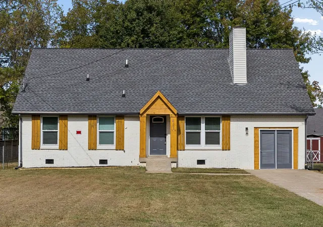 Single family home for sale at 411 Newman Dr, Clarksville, TN 37042 | MLS# 3628731