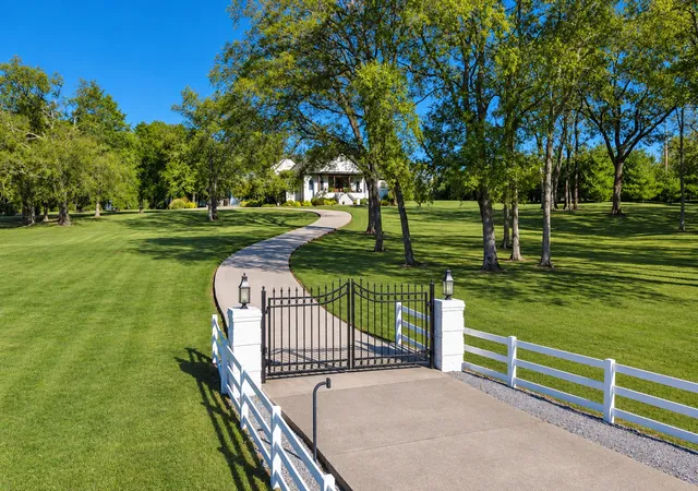 Single family home for sale at 750 Upper Sta Camp Crk Rd, Gallatin, TN 37066 | MLS# 3628754