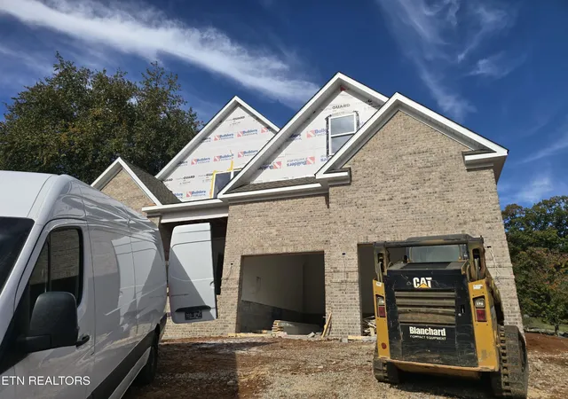Photo 1 of Single family home for sale at 184 Maclaren Way, Lenoir City, TN 37772 | MLS# 3628285 | Listing updated on 2026-10-29