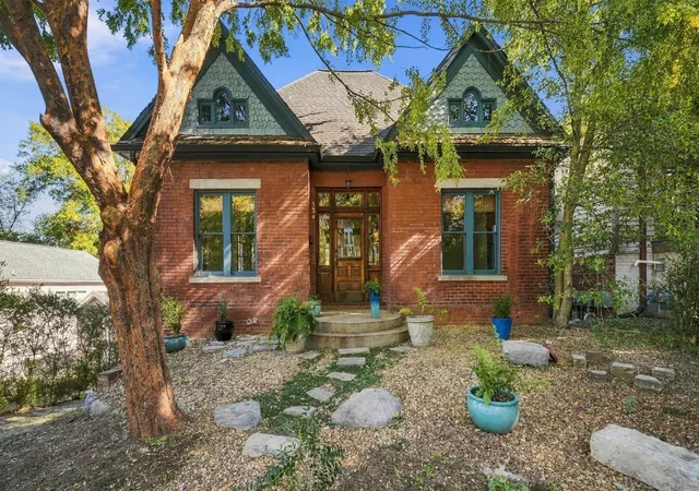 Photo 1 of Single family home for sale at 534 Central Ave, Chattanooga, TN 37403 | MLS# 3628300 | Listing updated on 2026-10-29