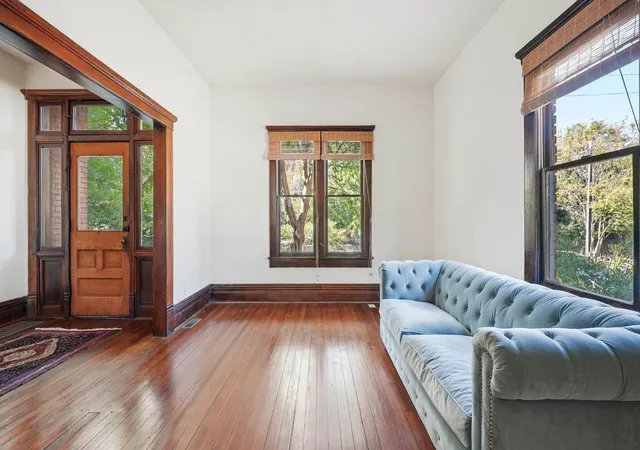 Photo 4 of Single family home for sale at 534 Central Ave, Chattanooga, TN 37403 | MLS# 3628300 | Listing updated on 2026-10-29