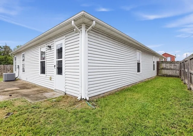 Photo 3 of Single family home for sale at 2941 Vista Ln, Nashville, TN 37207 | MLS# 3628328 | Listing updated on 2026-10-29